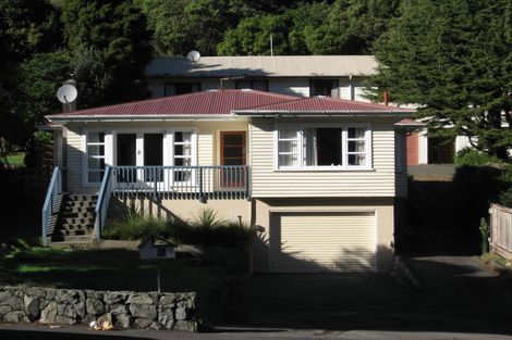 Photo of property in 72a Newlands Road, Newlands, Wellington, 6037