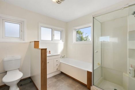 Photo of property in 11 Diane Grove, Paparangi, Wellington, 6037
