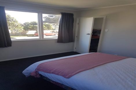 Photo of property in 18 Owhiti Street, Titahi Bay, Porirua, 5022