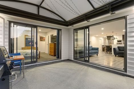 Photo of property in 6 Dida Park Drive, Kumeu, 0810