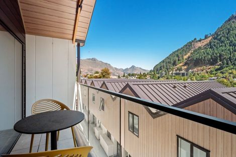 Photo of property in The Alex Apartments, 13/135a Hallenstein Street, Queenstown, 9300