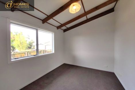 Photo of property in 40 Eyre Street, Henderson, Auckland, 0612