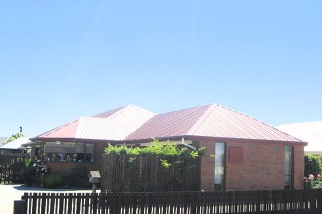 Photo of property in 2/2 Kintyre Drive, Broomfield, Christchurch, 8042