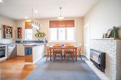 Photo of property in 19 Kingswood Street, Takaro, Palmerston North, 4412