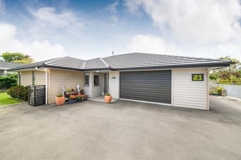 Photo of property in 21 Shelton Place, Feilding, 4702