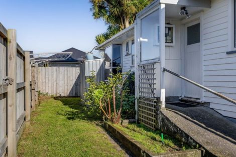 Photo of property in 35 Mahoe Street, Inglewood, 4330