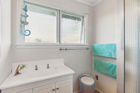 Photo of property in 52 Kiwi Road, Raumati Beach, Paraparaumu, 5032