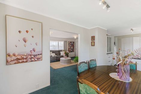 Photo of property in 73 Parkes Avenue, Saint Johns Hill, Whanganui, 4501