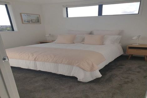 Photo of property in 8/8 Yeovil Road, Te Atatu Peninsula, Auckland, 0610