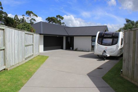 Photo of property in 18 Charlotte Drive, Omokoroa, 3114