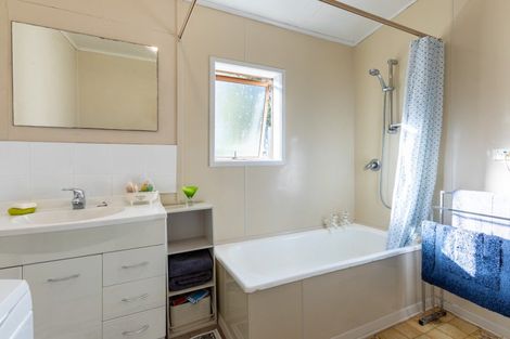 Photo of property in 19 Atkinson Street, Woodville, 4920