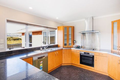 Photo of property in 20 Johnstone Drive, Fitzherbert, Palmerston North, 4410