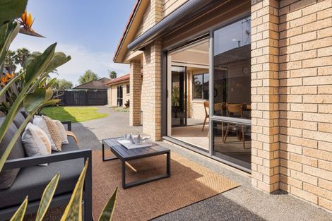 Photo of property in 33 Saint Heliers Place, Papamoa Beach, Papamoa, 3118