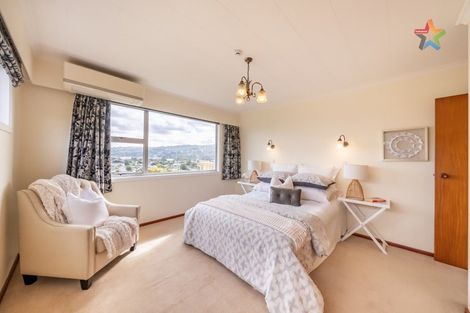 Photo of property in 10 Summit Road, Fairfield, Lower Hutt, 5011