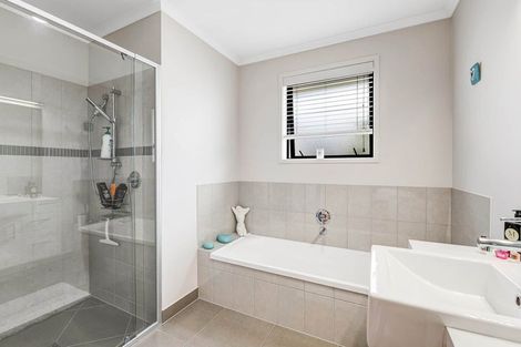 Photo of property in 33 Riverleigh Drive, Snells Beach, 0920
