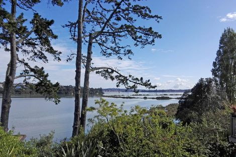 Photo of property in 9 Chapman Road, Te Atatu Peninsula, Auckland, 0610