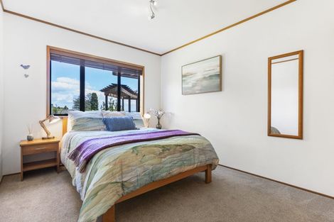 Photo of property in 98 Bleakhouse Road, Howick, Auckland, 2014