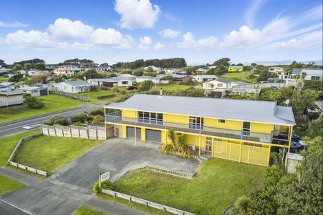 Photo of property in 9 Takitimu Street, Waitarere Beach, Levin, 5510