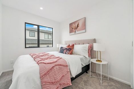 Photo of property in 20a Sabot Place, Massey, Auckland, 0614