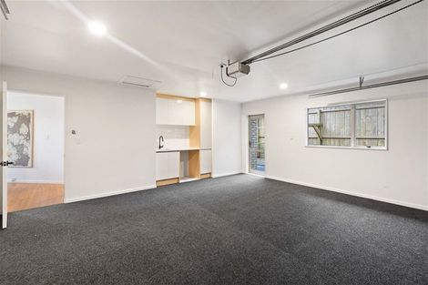 Photo of property in 36 Fleetwood Drive, Henderson, Auckland, 0612