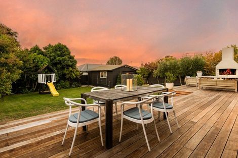 Photo of property in 15 Gillean Street, Havelock North, 4130