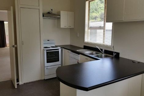Photo of property in 8 Harold Grove, Stokes Valley, Lower Hutt, 5019