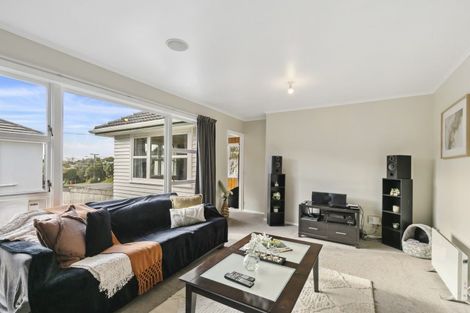 Photo of property in 23 Larsen Crescent, Tawa, Wellington, 5028