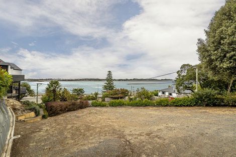 Photo of property in 4 The Brae, Mount Pleasant, Christchurch, 8081