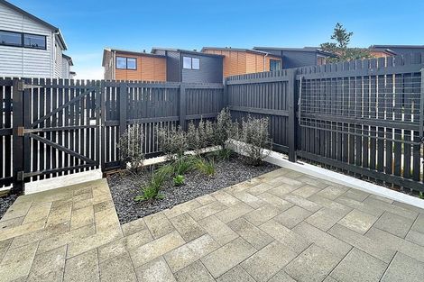 Photo of property in 25 Whati Lane, Henderson, Auckland, 0612