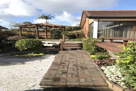 Photo of property in 56 Oliver Road, Eastern Beach, Auckland, 2012