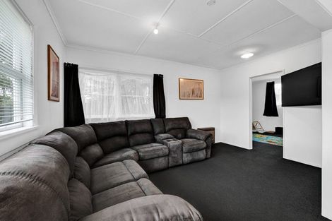 Photo of property in 59 Camberwell Road, Hawera, 4610