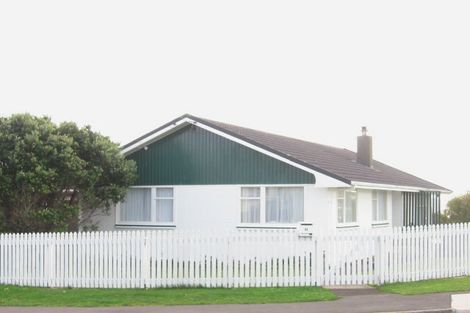 Photo of property in 41 Baylands Drive, Newlands, Wellington, 6037