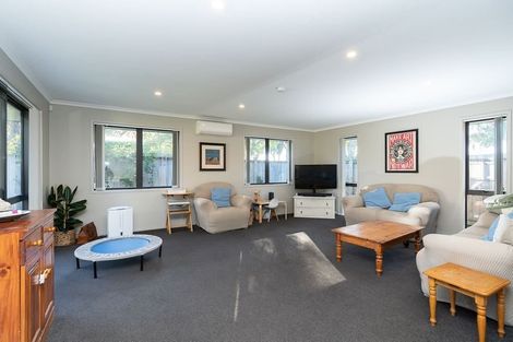 Photo of property in 13 Kennedy Lane, Hamilton East, Hamilton, 3216