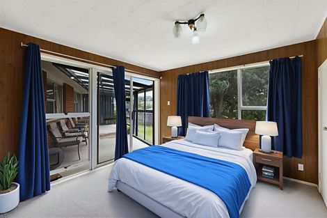 Photo of property in 10 Avalon Place, Glenfield, Auckland, 0629