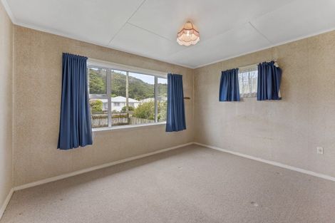 Photo of property in 4 Heath Street, Wainuiomata, Lower Hutt, 5014