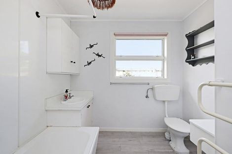 Photo of property in 2/69 Meeanee Road, Taradale, Napier, 4112