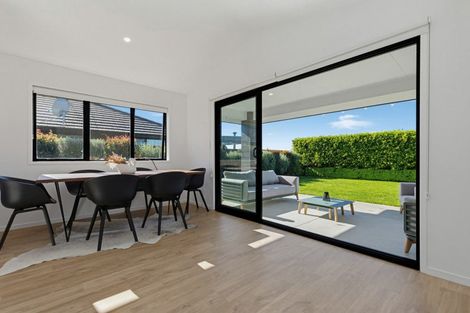 Photo of property in 22 Tauroa Drive, Tuakau, 2121