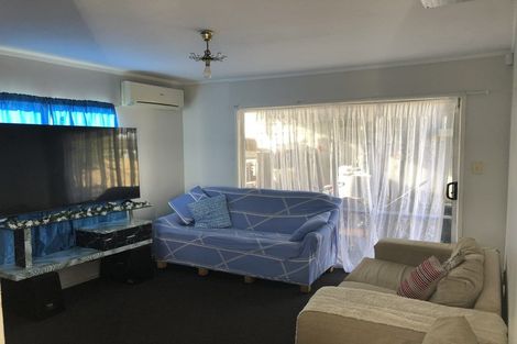 Photo of property in 3/92 Kenderdine Road, Papatoetoe, Auckland, 2025