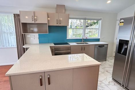 Photo of property in 21 Shanaway Rise, Hillcrest, Auckland, 0627