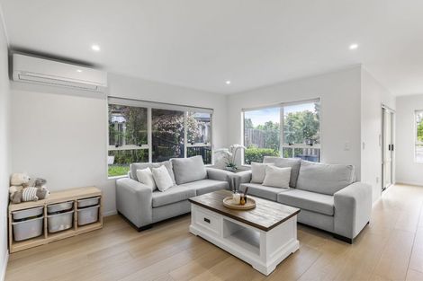 Photo of property in 10 Owl Court, Unsworth Heights, Auckland, 0632