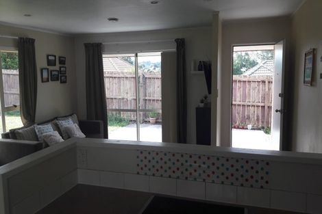 Photo of property in 6 Cretian Crescent, Henderson, Auckland, 0612