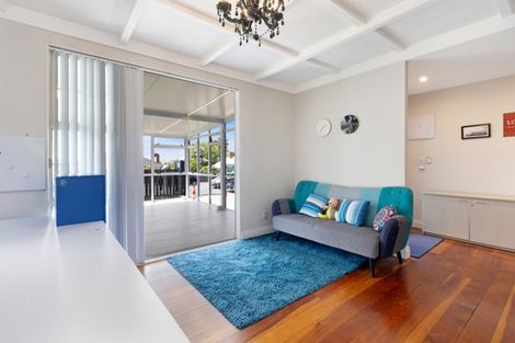 Photo of property in 3208a Great North Road, New Lynn, Auckland, 0600