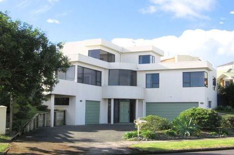 Photo of property in 18 Lobelia Rise, Goodwood Heights, Auckland, 2105