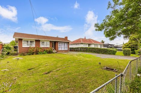 Photo of property in 105 Henderson Valley Road, Henderson, Auckland, 0612