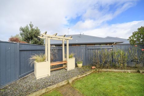 Photo of property in 53 Geneva Terrace, Kelvin Grove, Palmerston North, 4414
