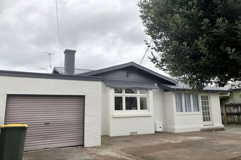 Photo of property in 27 Rimu Street, New Lynn, Auckland, 0600