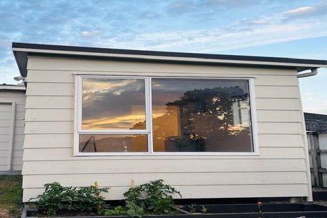 Photo of property in 92 Mangorei Road, Strandon, New Plymouth, 4312