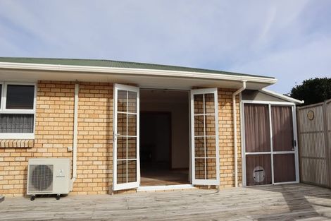 Photo of property in 27 Watson Street, Strandon, New Plymouth, 4312