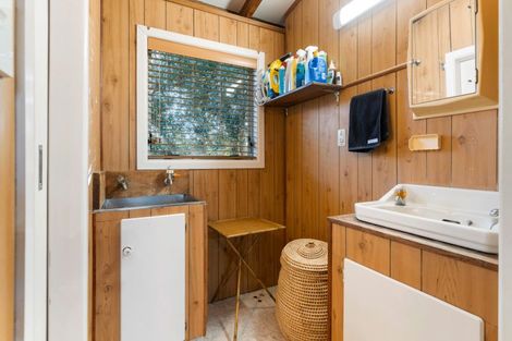 Photo of property in 316 Linton Crescent, Whangamata, 3620