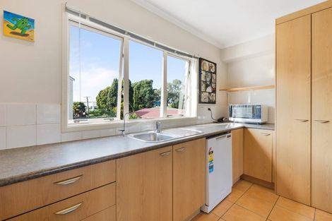 Photo of property in 10/4 Keeling Road, Henderson, Auckland, 0612